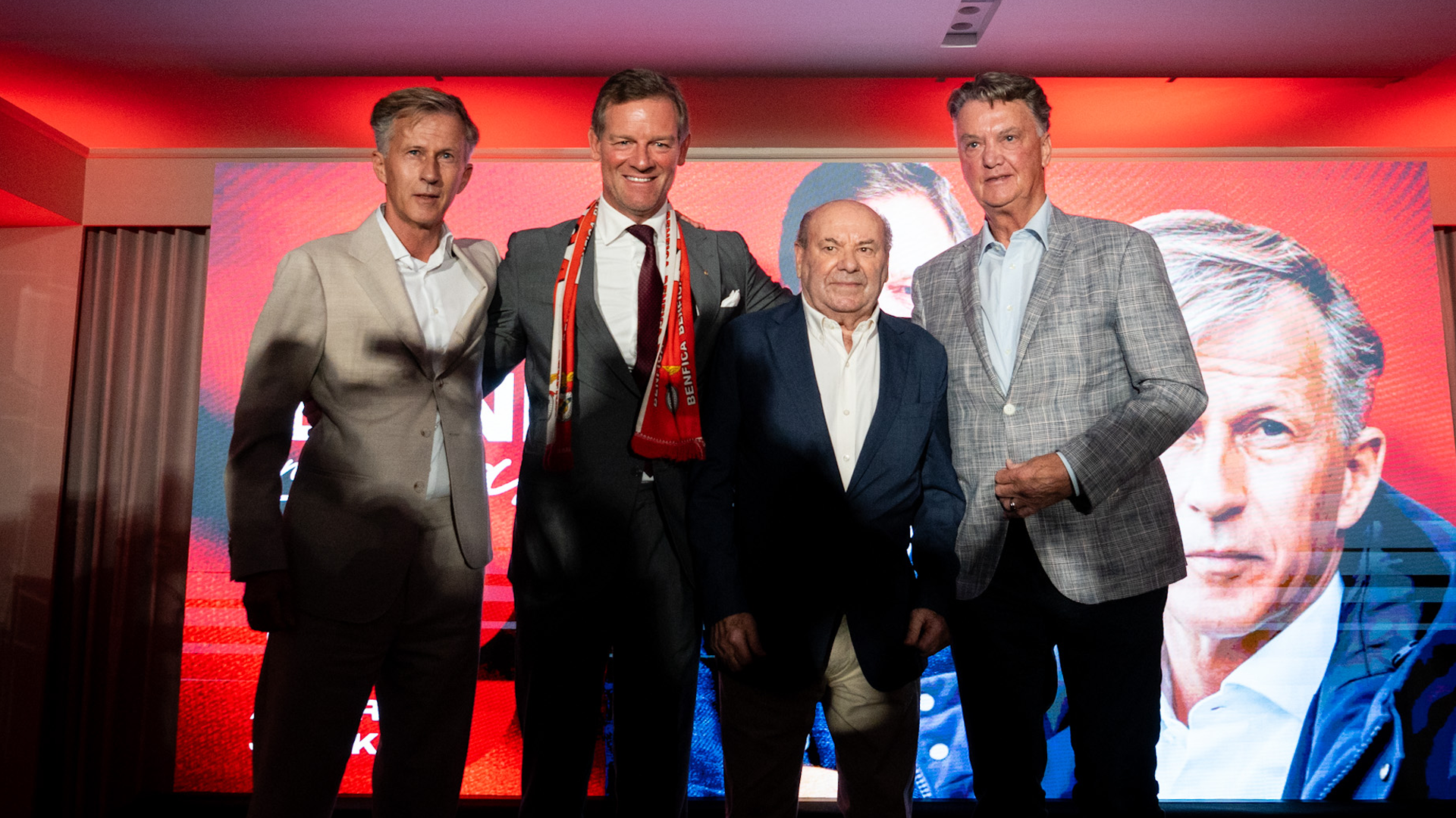 Andries Jonker é o Diretor-Geral do futebol de Martim Mayer